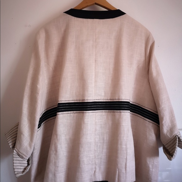 Zippered +sized business casual top - Picture 4 of 4